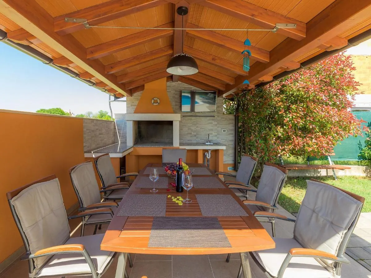 Holiday Home Linden Tree By Interhome Pola 0*,