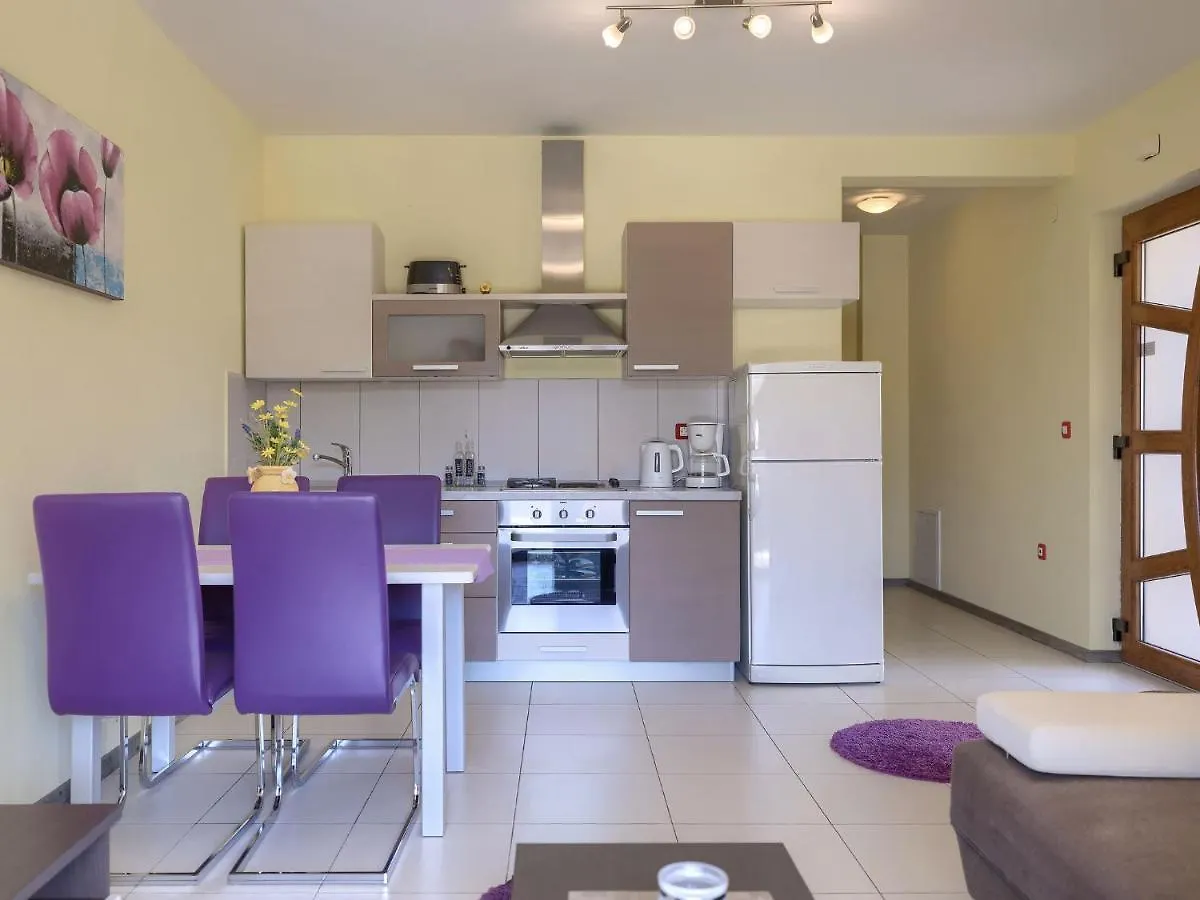 Holiday Home Linden Tree By Interhome Pola