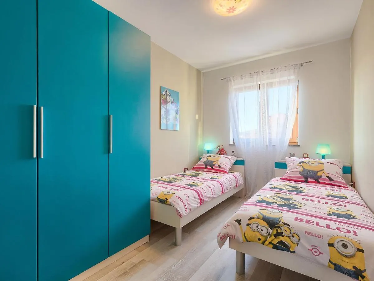Holiday Home Linden Tree By Interhome Pola