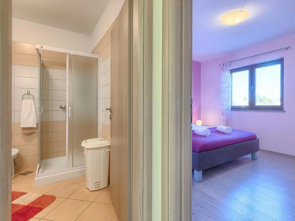 Holiday Home Linden Tree By Interhome Pola