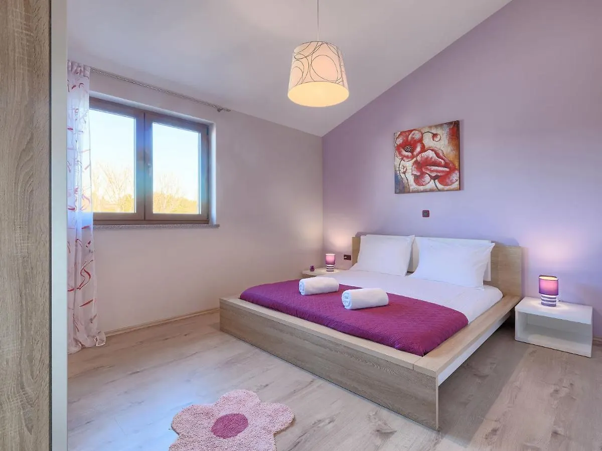 Holiday Home Linden Tree By Interhome Pola 0*,  Croazia