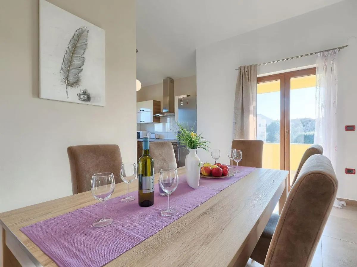 פולה Holiday Home Linden Tree By Interhome